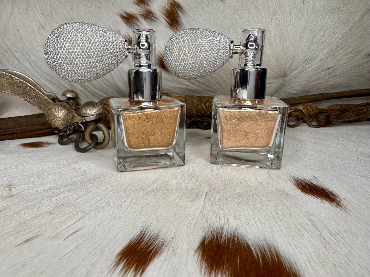 Shimmering Cheyenne Bronze highlighter spray