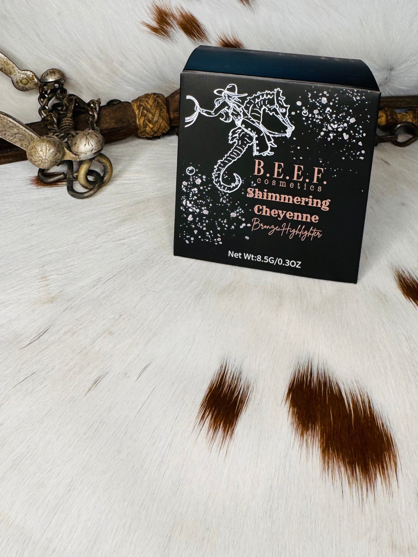 Shimmering Cheyenne Bronze highlighter spray