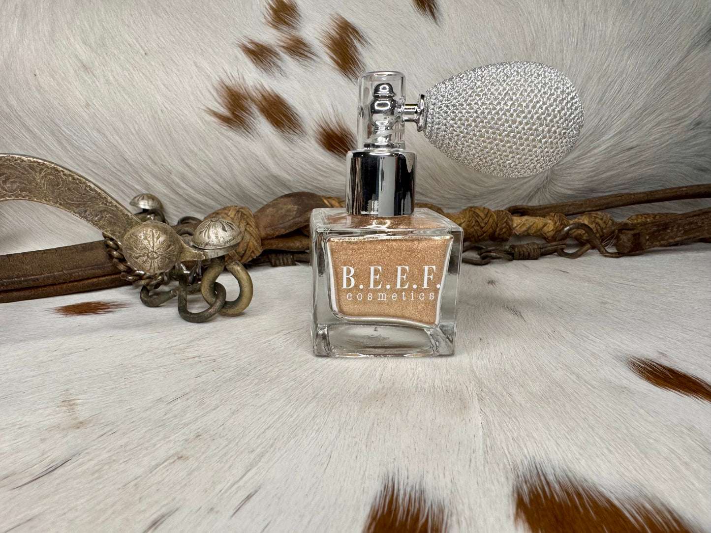 Shimmering Cheyenne Bronze highlighter spray